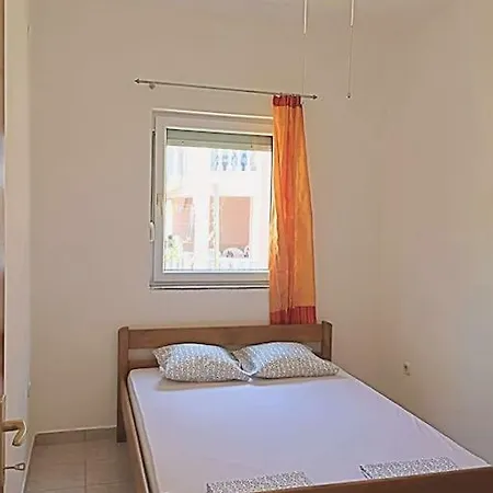 Matkovic Apartment Vir